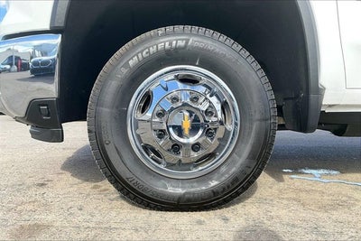 2025 Chevrolet Silverado 3500HD 4WD Crew Cab Long Bed LT