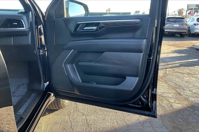 2025 Chevrolet Suburban 4WD Z71