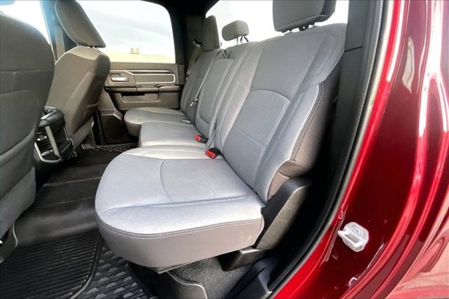 2022 RAM 3500 Big Horn Crew Cab 4x4 8' Box