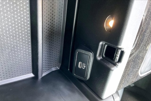 2024 BMW 330e xDrive