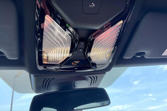 2025 BMW 330i 330i
