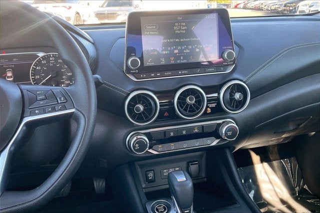 2024 Nissan Sentra SV Xtronic CVT