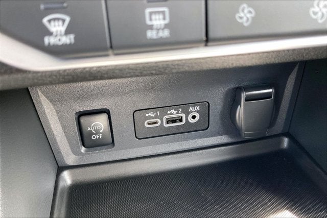 2025 Nissan Sentra SR - Photo 31