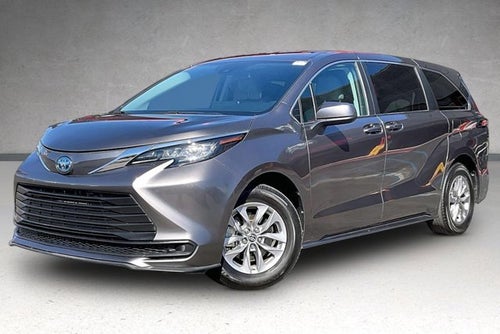 2023 Toyota Sienna LE