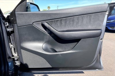 2022 Tesla Model Y Long Range Dual Motor All-Wheel Drive