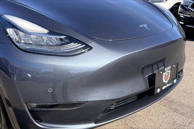 2022 Tesla Model Y Long Range Dual Motor All-Wheel Drive