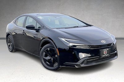 2025 Toyota Prius LE