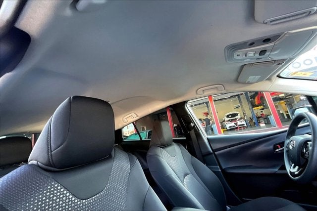 2021 Toyota Prius LE