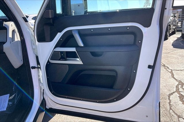 2024 Land Rover Defender 110 P400 X-Dynamic SE