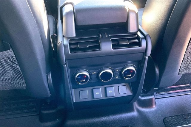 2024 Land Rover Defender 110 P400 X-Dynamic SE