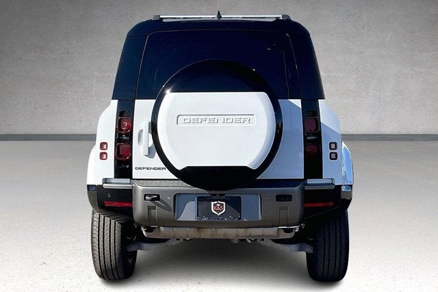 2024 Land Rover Defender 110 P400 X-Dynamic SE