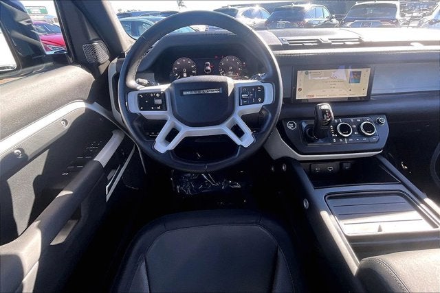 2024 Land Rover Defender 110 P400 X-Dynamic SE