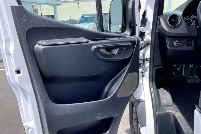 2024 Mercedes-Benz Sprinter 2500 High Roof 4-Cyl Diesel HO