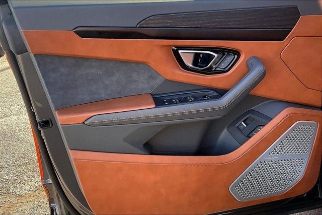 2022 Lamborghini Urus Graphite Capsule